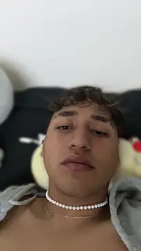 Alejandroml2 online show from April 2026 07:52:01 AM