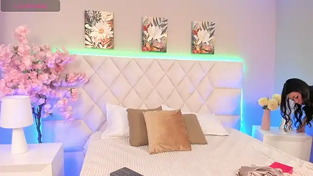 Bianca Monroe  online show from April 2026 08:28:02 PM