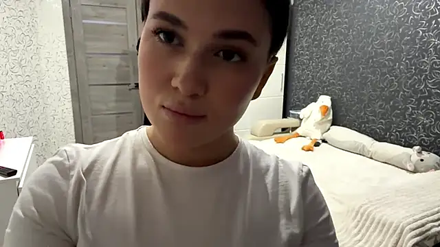 JoycelynUrion online show from April 2026 12:03:02 PM