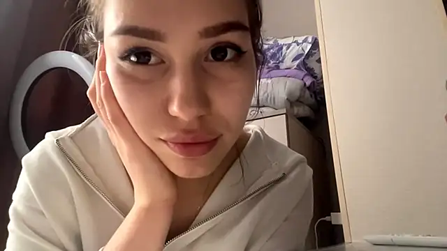 Snapshot of HypnoticEyeys chatting on February 2026 11:20:02 AM HypnoticEyeys online show from February 2026 11:20:02 AM