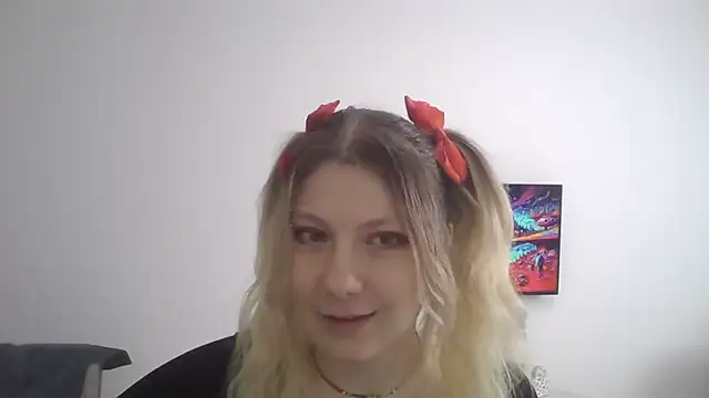 Foxy Bright online show from March 2026 12:44:01 PM