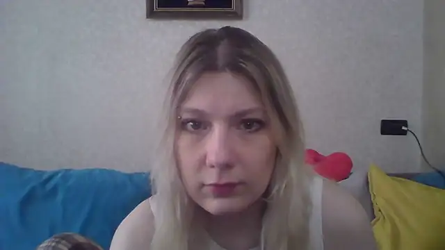 Foxy Bright online show from April 2026 09:45:01 AM