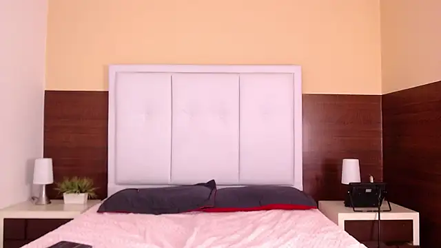 Persefyre online show from April 2026 04:54:01 AM