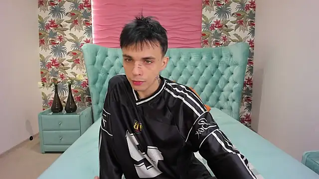 ClarkBev online show from April 2026 07:06:01 AM