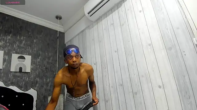 Snapshot of bray_1999 chatting on February 2026 03:39:01 AM bray 1999 online show from February 2026 03:39:01 AM