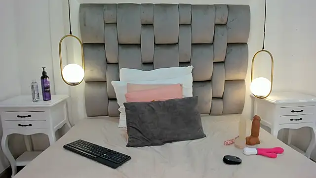 DrinkLau18 online show from February 2026 09:03:02 PM