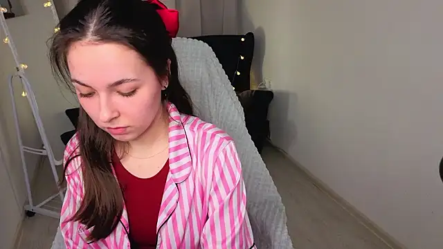 BellaThery online show from February 2026 01:33:02 PM