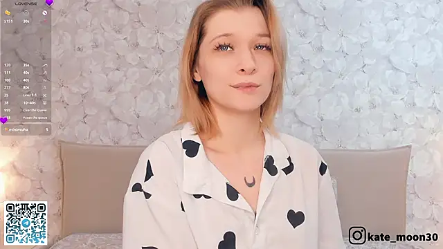 Snapshot of CleopatraHabibi chatting on March 2026 07:23:01 AM CleopatraHabibi online show from March 2026 07:23:01 AM