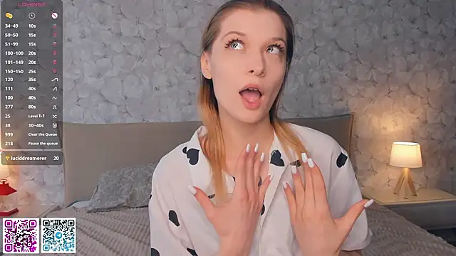 Snapshot of CleopatraHabibi chatting on March 2026 07:19:02 AM CleopatraHabibi online show from March 2026 07:19:02 AM