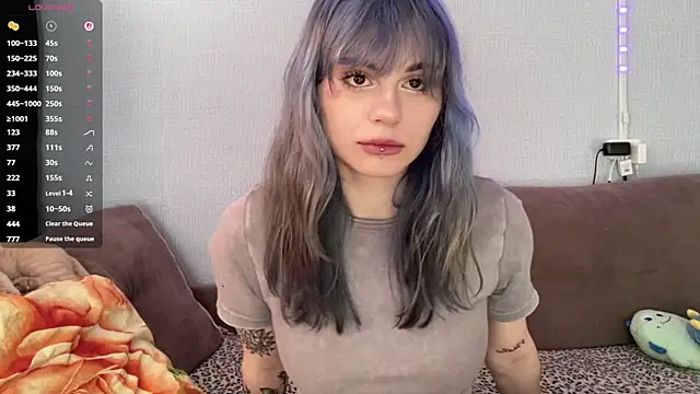 Emmibrilson online show from April 2026 11:43:01 AM