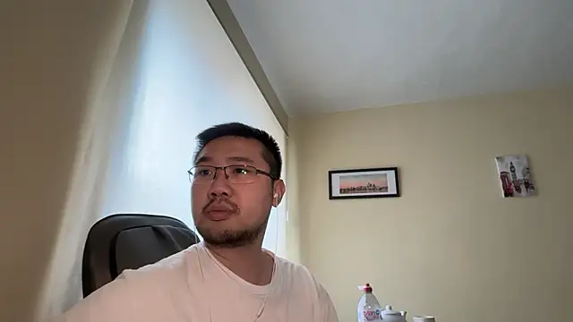 jasonryu2025 online show from April 2026 11:33:01 AM