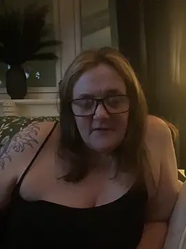 Busty-GilfQuinn online show from February 2026 09:49:01 PM