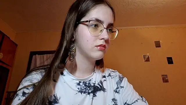 Katelemon online show from March 2026 12:20:01 PM