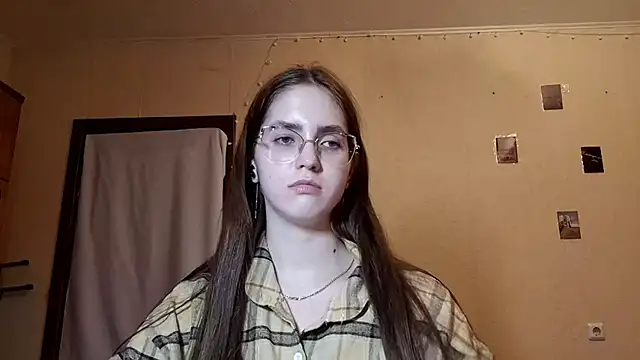 Katelemon online show from April 2026 05:30:01 PM