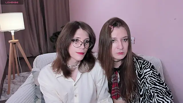 ZoriaLovesLuna online show from April 2026 01:48:02 PM