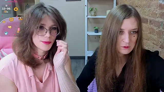 ZoriaLovesLuna online show from April 2026 01:43:02 PM