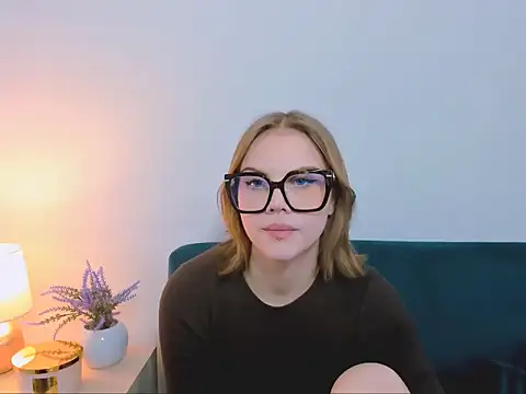 StormiSmooth online show from April 2026 11:05:01 AM