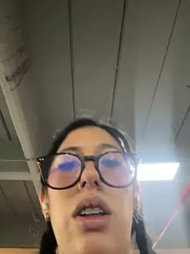 Snapshot of susi_chimm chatting on February 2026 02:04:02 PM susi chimm online show from February 2026 02:04:02 PM