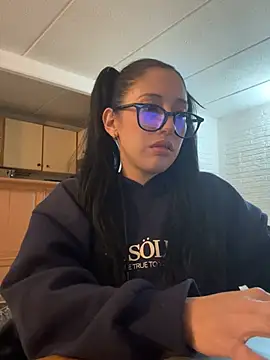 Snapshot of susi_chimm chatting on March 2026 02:02:01 AM susi chimm online show from March 2026 02:02:01 AM