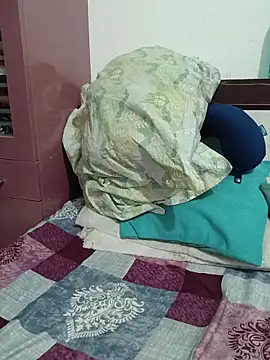 Queenlipx online show from March 2026 05:28:02 PM