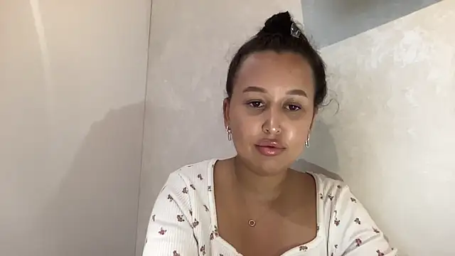 Dana 005 online show from May 2026 09:01:02 PM