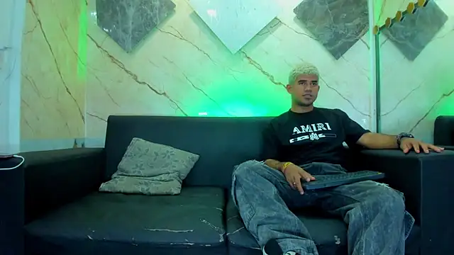 Latins on fire online show from February 2026 08:08:02 PM