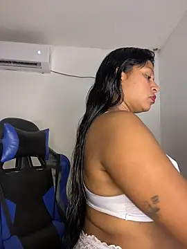 Kittyoficiall online show from February 2026 06:29:02 PM