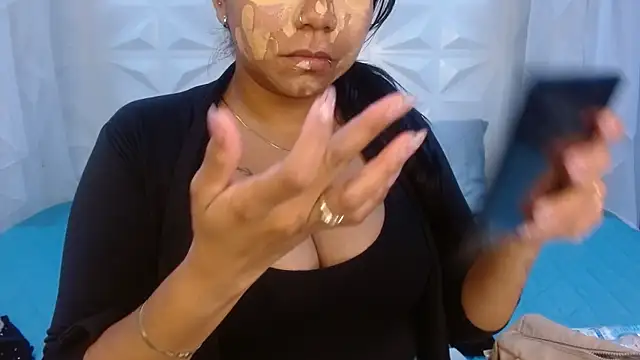 Elizabeth Suan  online show from March 2026 11:32:02 AM