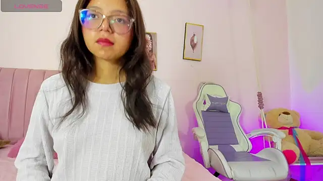 Zoow bluussh online show from March 2026 12:00:02 PM