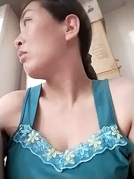 Snapshot of lris-Beauty77 chatting on April 2026 07:55:01 PM lris-Beauty77 online show from April 2026 07:55:01 PM