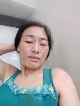 Snapshot of lris-Beauty77 chatting on April 2026 03:17:02 AM lris-Beauty77 online show from April 2026 03:17:02 AM