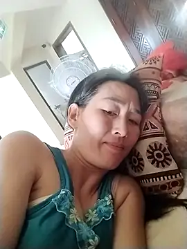 Snapshot of lris-Beauty77 chatting on April 2026 07:14:01 AM lris-Beauty77 online show from April 2026 07:14:01 AM