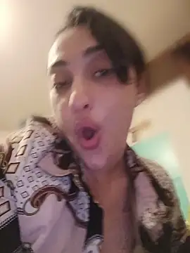 Snapshot of lagatitacantabra chatting on April 2026 11:52:02 AM lagatitacantabra online show from April 2026 11:52:02 AM