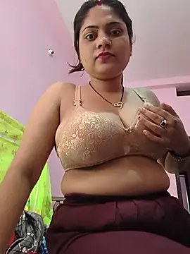 Snapshot of Aanushaka chatting on June 2026 03:31:01 AM Aanushaka online show from June 2026 03:31:01 AM