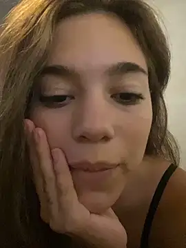 Snapshot of Milagrossuwu chatting on February 2026 02:18:01 PM Milagrossuwu online show from February 2026 02:18:01 PM