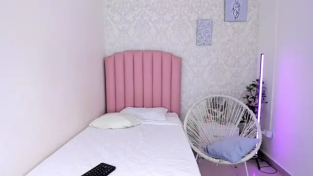 Mara Galle online show from April 2026 07:58:01 PM