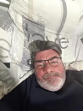 Snapshot of eruzam59000 chatting on February 2026 04:30:01 PM eruzam59000 online show from February 2026 04:30:01 PM