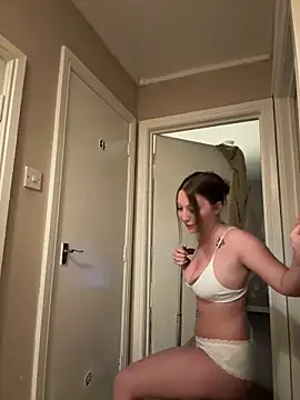 Bellesweett online show from May 2026 09:20:01 PM
