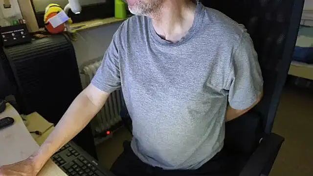 Snapshot of loenne1 chatting on February 2026 10:33:01 PM loenne1 online show from February 2026 10:33:01 PM