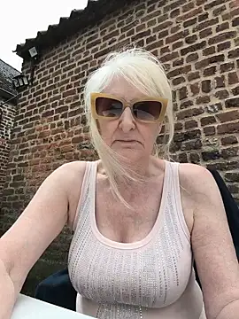 Snapshot of Heidiblueeyes chatting on May 2026 11:17:02 AM Heidiblueeyes online show from May 2026 11:17:02 AM