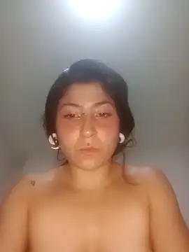 Snapshot of Little_Sweett chatting on February 2026 02:45:01 AM Little Sweett online show from February 2026 02:45:01 AM