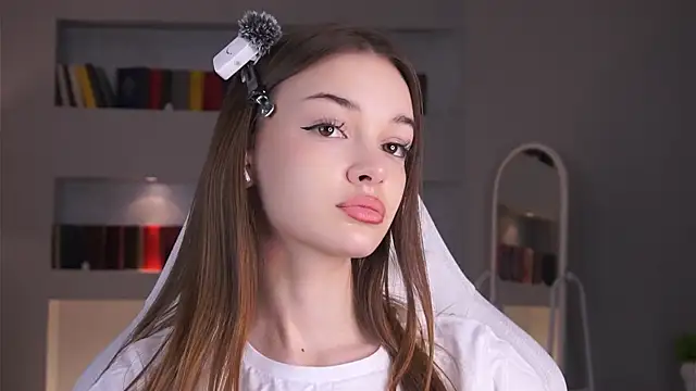 Snapshot of JodiAwyie chatting on February 2026 04:30:01 PM JodiAwyie online show from February 2026 04:30:01 PM