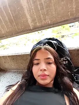 Sexy cloe outdoors online show from February 2026 05:00:01 PM