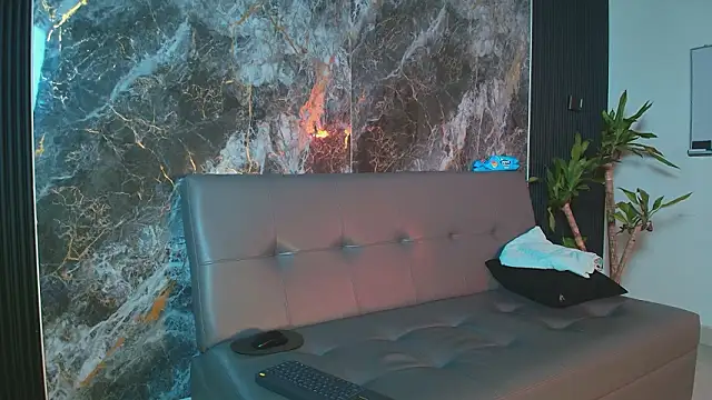 yvone johnson online show from March 2026 12:23:01 PM