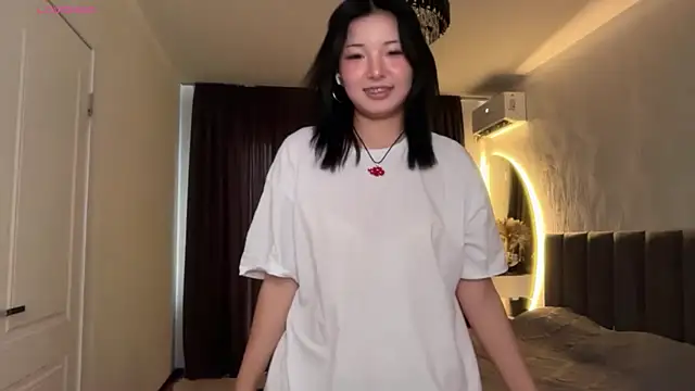 Snapshot of minnie_joy chatting on May 2026 12:11:02 PM minnie joy online show from May 2026 12:11:02 PM