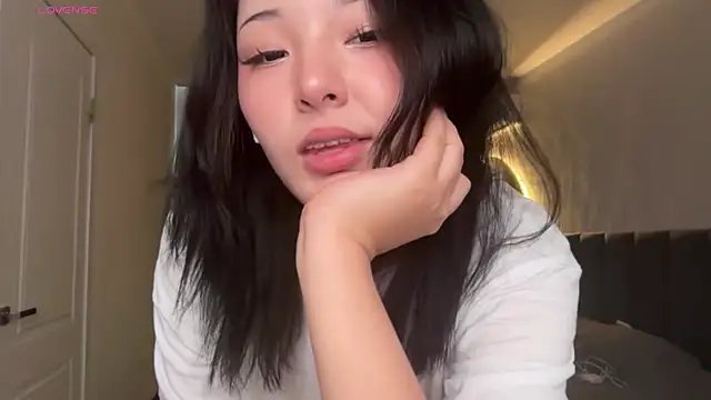 Snapshot of minnie_joy chatting on May 2026 01:07:02 PM minnie joy online show from May 2026 01:07:02 PM