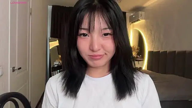 Snapshot of minnie_joy chatting on May 2026 01:04:02 PM minnie joy online show from May 2026 01:04:02 PM