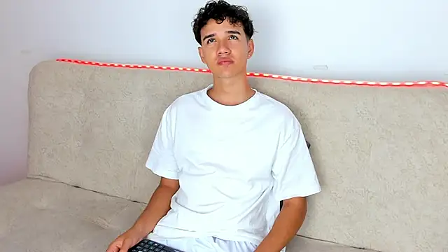 Snapshot of Damon_Kovac chatting on June 2026 12:14:01 AM Damon Kovac online show from June 2026 12:14:01 AM