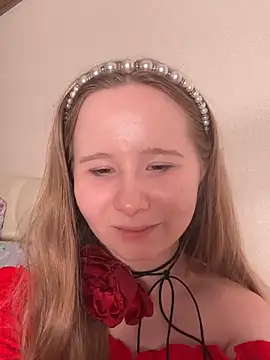 Snapshot of cutefoxieee chatting on May 2026 07:45:02 PM cutefoxieee online show from May 2026 07:45:02 PM