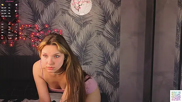 Snapshot of HinaVibe chatting on May 2026 03:31:02 PM HinaVibe online show from May 2026 03:31:02 PM